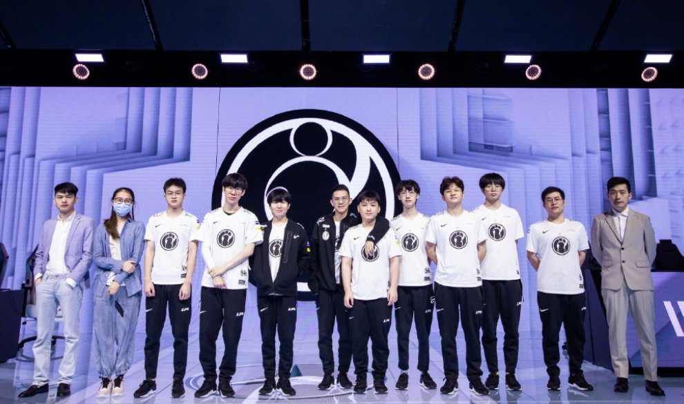 在与对手的 在与对手的